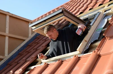 Pose de fenêtres de toit Velux à Houtkerque